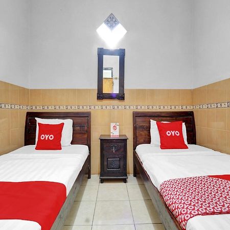 Oyo 90695 Srikandi Nologaten Hotel Yogyakarta Ngoại thất bức ảnh