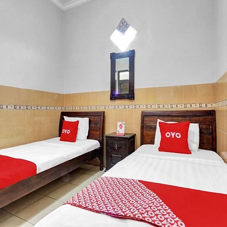 Oyo 90695 Srikandi Nologaten Hotel Yogyakarta Ngoại thất bức ảnh