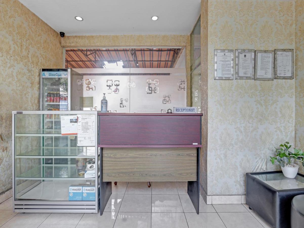 Oyo 90695 Srikandi Nologaten Hotel Yogyakarta Ngoại thất bức ảnh
