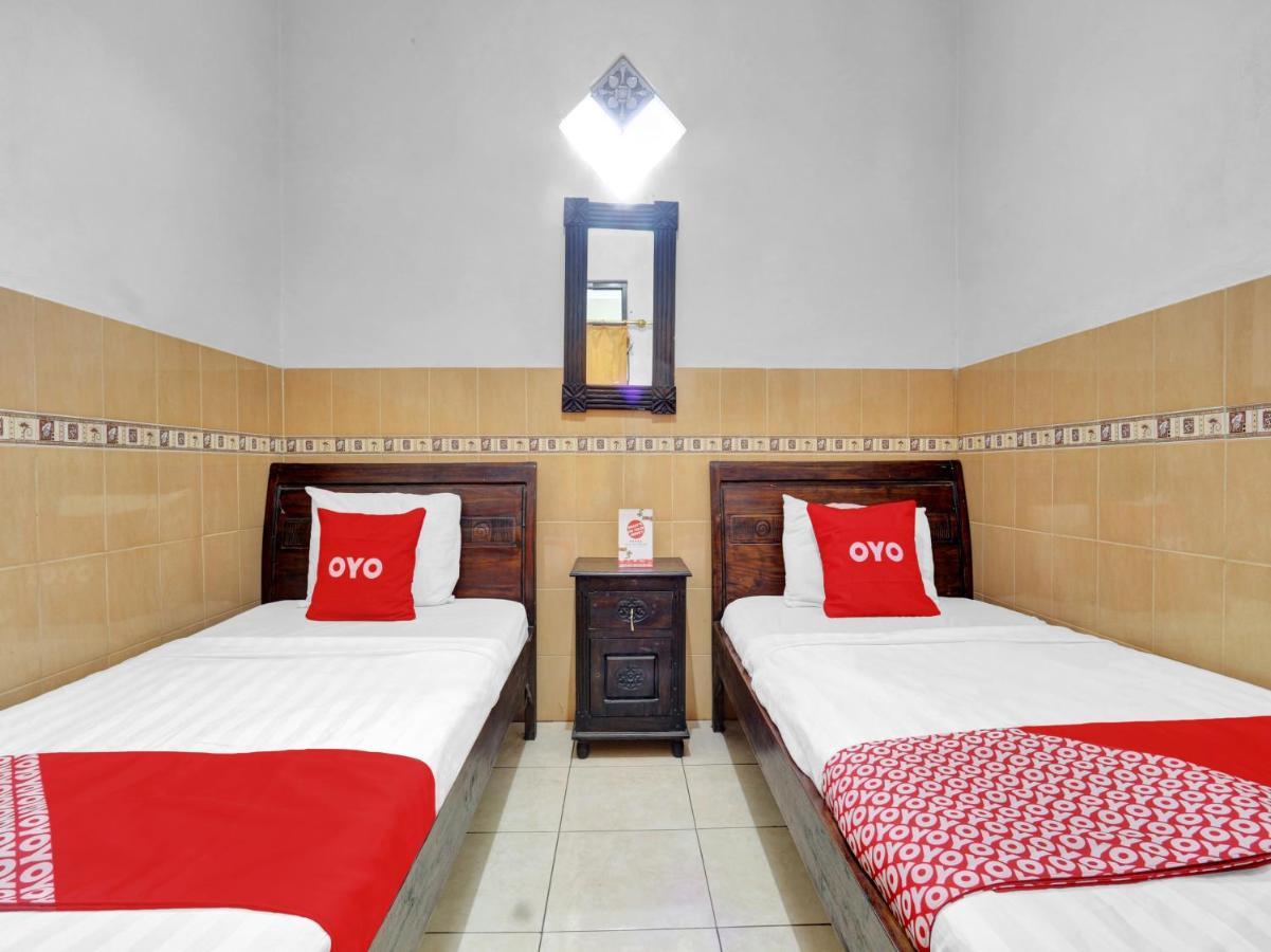 Oyo 90695 Srikandi Nologaten Hotel Yogyakarta Ngoại thất bức ảnh