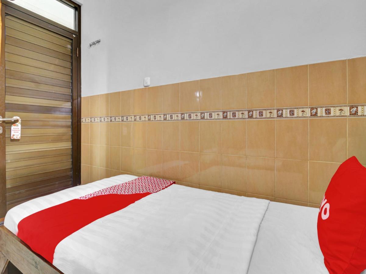 Oyo 90695 Srikandi Nologaten Hotel Yogyakarta Ngoại thất bức ảnh