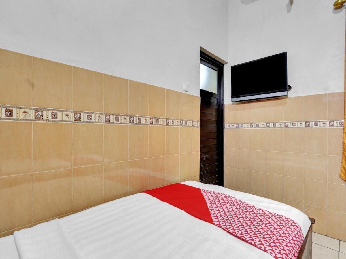 Oyo 90695 Srikandi Nologaten Hotel Yogyakarta Ngoại thất bức ảnh